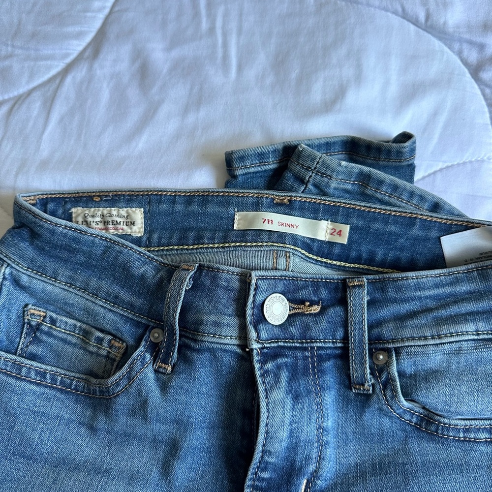 Levi's Slim Straight Jeans size 24 - Picture 5 of 6